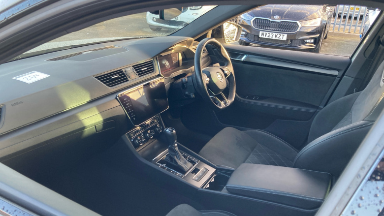 Skoda Superb 2.0 TSI 190 Sport Line Plus 5dr DSG Petrol Estate